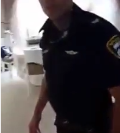 השוטר אופיר נוימן מתחנת זבולון לא אוהב שמצלמים אותו