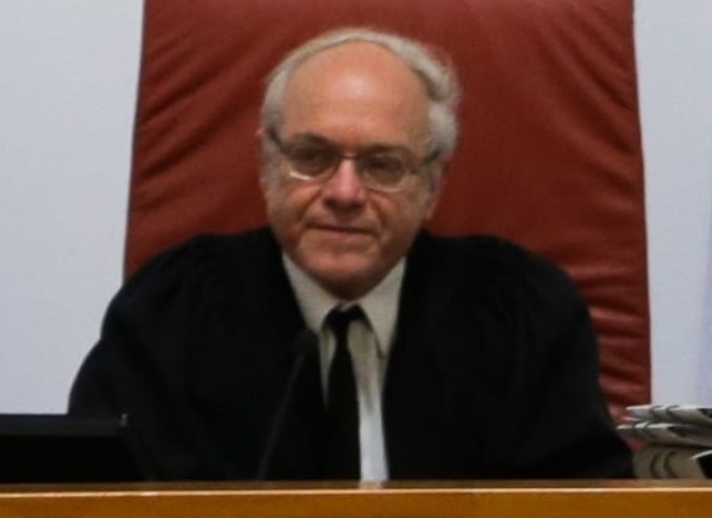 השופט ניל הנדל זיכה את ג'אבר אבו רקייק שנידון ל-4 שנות מאסר על שוד במתחם ביג באר שבע "מסרטון מצלמת אבטחה לא ניתן לזהות את פניו של ג'אבר" ע"פ 3055/18