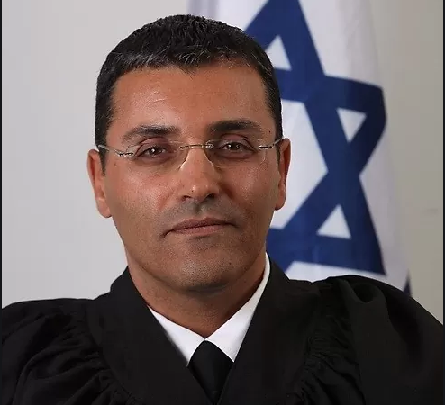 השופט מנחם מזרחי חותמת גומי של הפרקליטות משטרת ישראל ושבס מבחינתו החוק זה רק המלצה